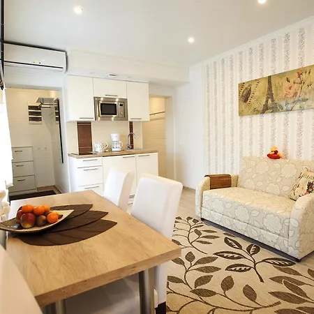 アパート Karusselli